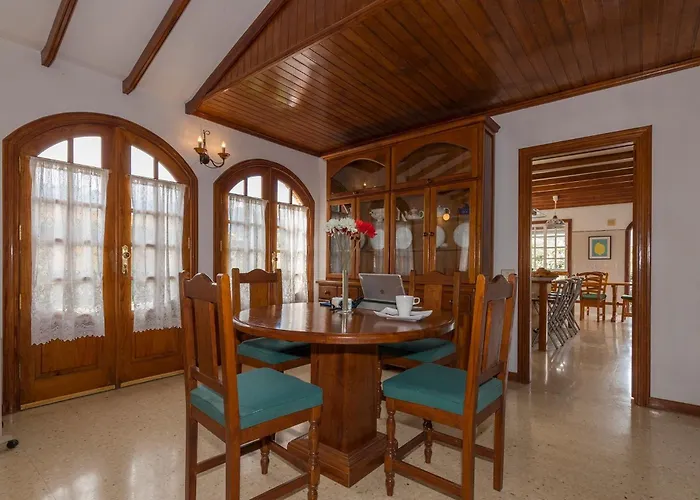 Villa Los Almendros